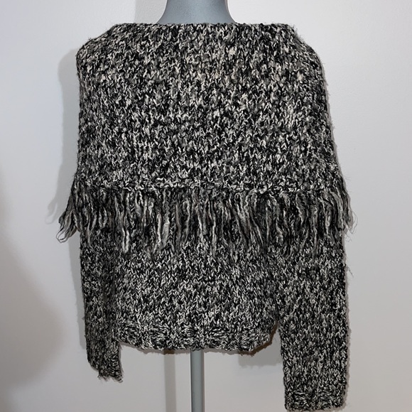 Mac & Jac Knitted Fringe Salt & Pepper Sweater - Picture 7 of 12